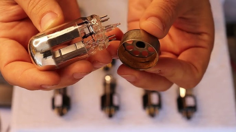 Bóng đèn ampli có tuổi thọ bao lâu? Dấu hiệu cần thay thế